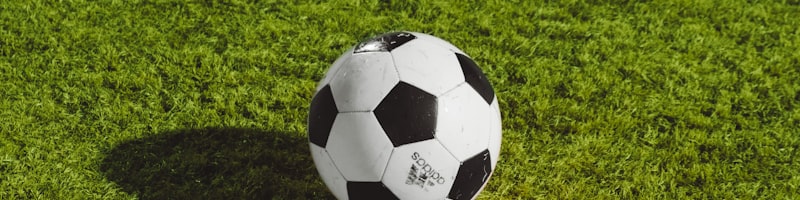 2026世界杯高清直播画面，球员在绿茵场上奔跑